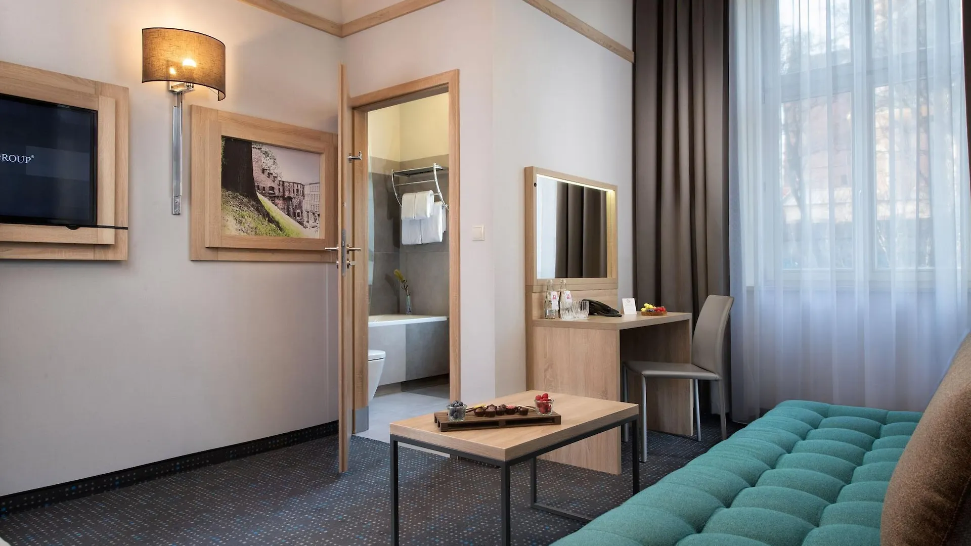 Leonardo Boutique Hotel Krakow Old Town 3*,