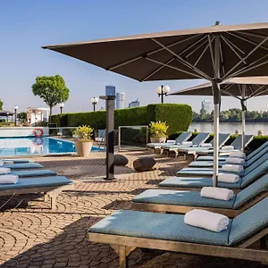 Hilton Waterfront 4* Wien